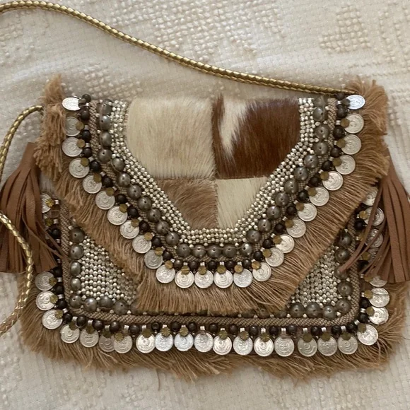 π HP! Anthropologie IbBan Patchwork Cowhide Crossbody Bag - Picture 1 of 3